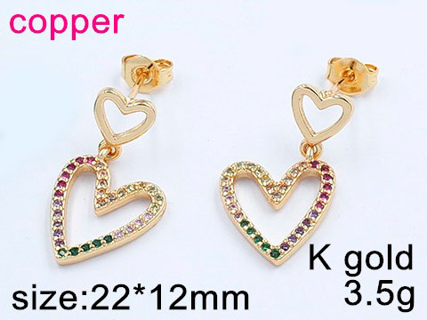 Aretes dorados doble corazón y pedrería multicolor