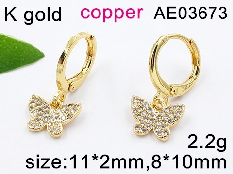 Argollas doradas mariposa con pedrería