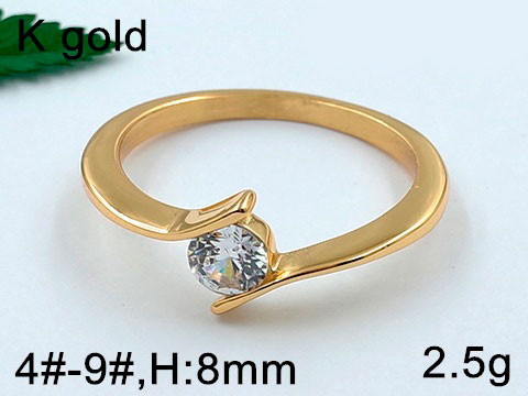 Anillo dorado con circonia en unión