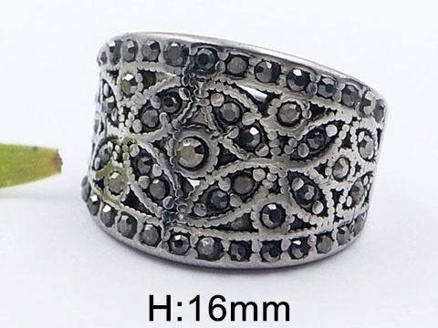 Anillo plateado acerinas incrustradas