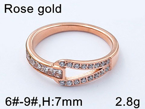 Anillo tono rosa con circonias al frente