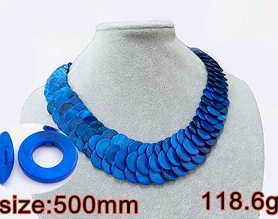 Collar círculos color azul cielo
