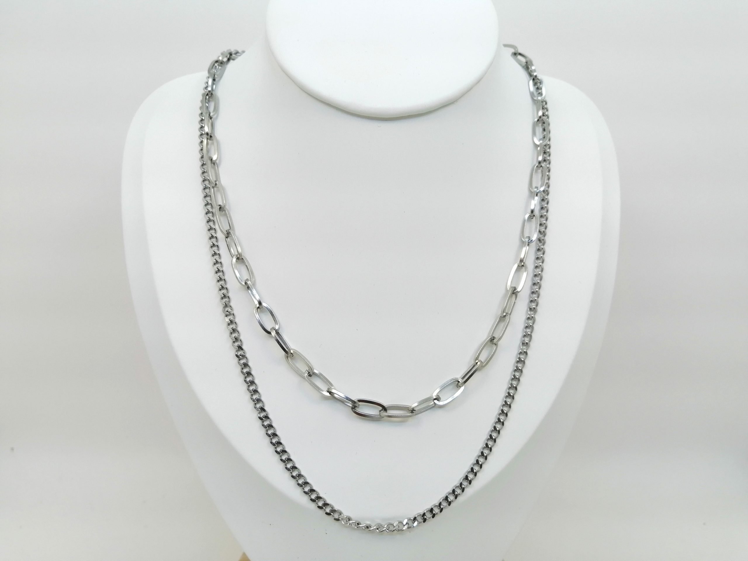 Collar plateado doble cadena