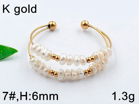 Anillo dorado abierto con finas perlas