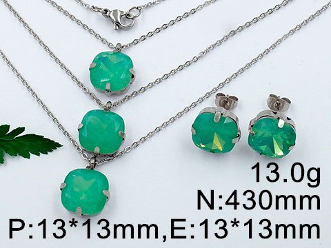 Set plateado 3 tiempos piedras verde esmeralda
