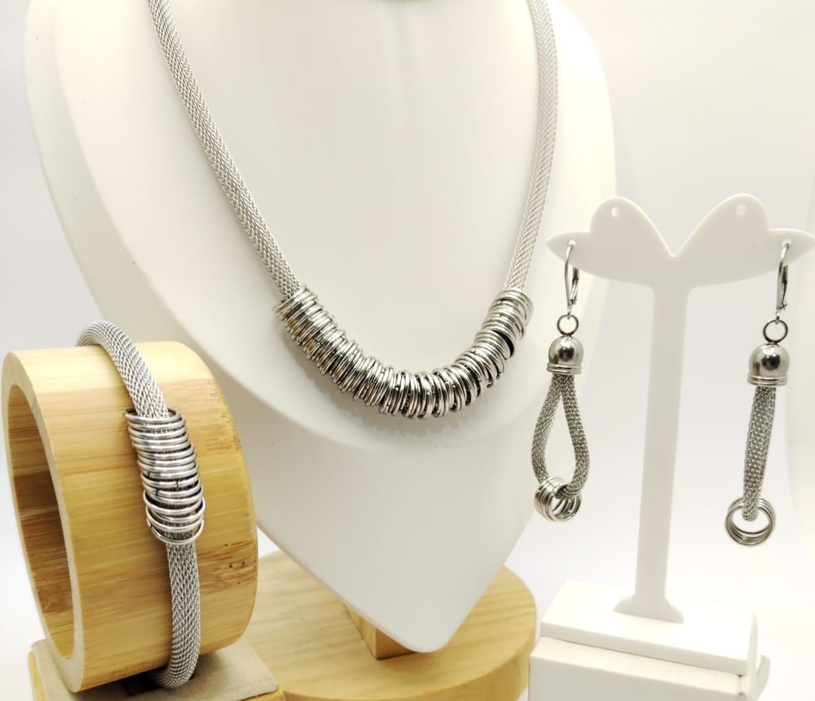 Set plateado collar y aretes con aros