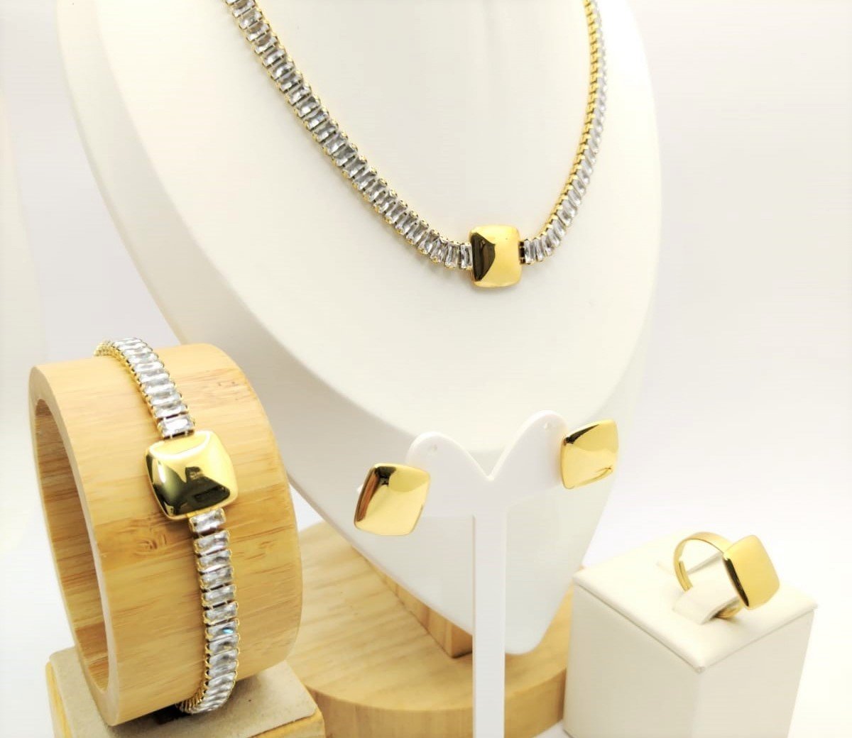 Set dorado 4 piezas dorado pedrería anillo #7