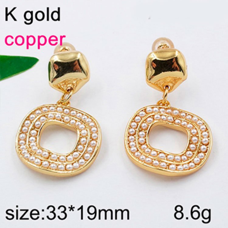 Aretes dorados laminado americano con perlitas 3.3cm