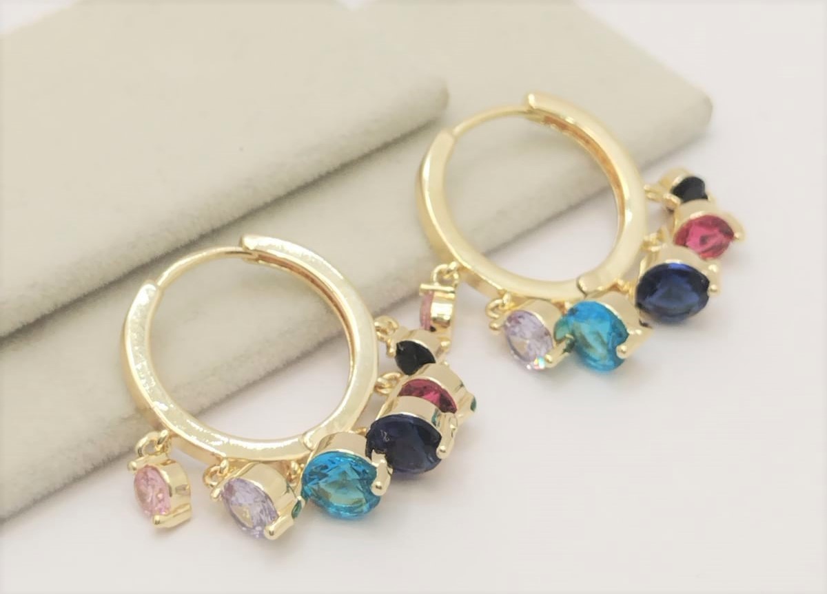 Aretes dorados laminado americano colgantes circonia de colores