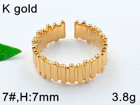 Anillo dorado abierto diseño abstracto