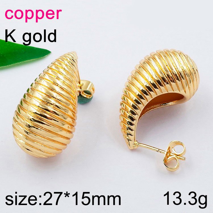 Aretes dorados diseño gota 2.7cm (laminado americano)