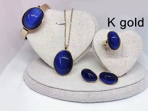 Set dorado Dije, aretes, brazalete anillo