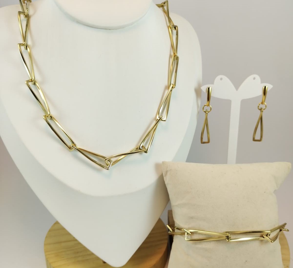 Set dorado collar y pulsera diseño triangular 7mm + Aretes