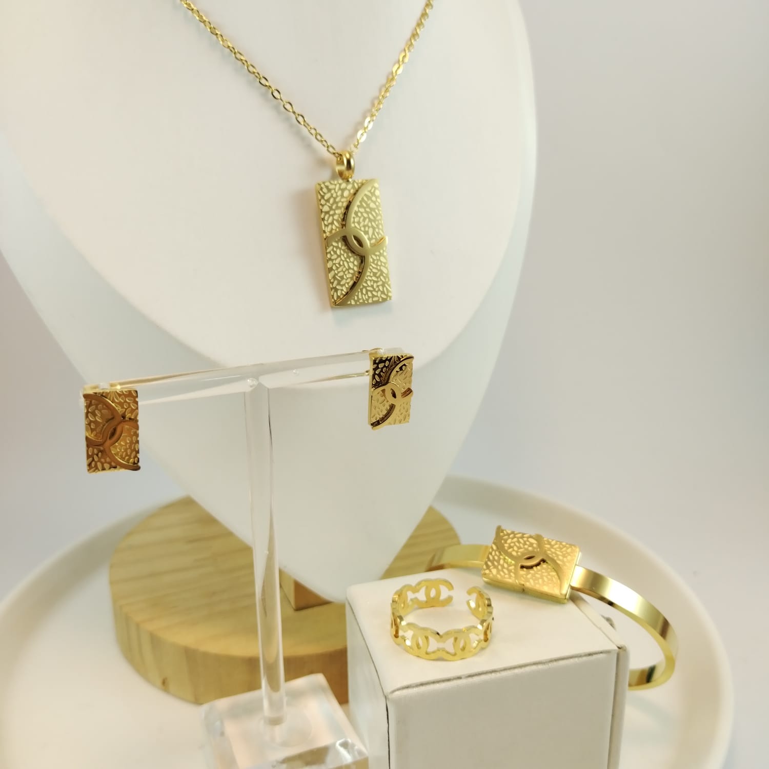 Set dorado Collar dije y aretes diseño rectangular, Brazalete y anillo #