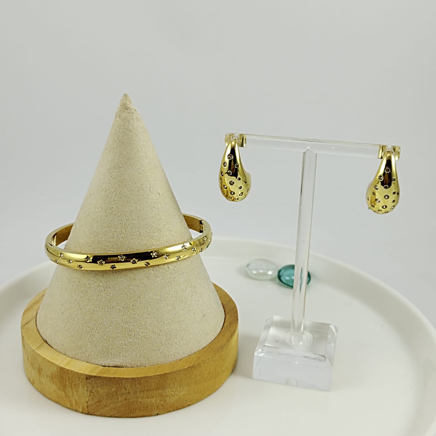 Set Aretes gotita (Laminado) + Brazalete Acero inox pedrería incrustada